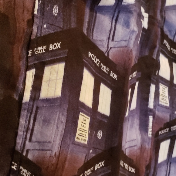Dr. Who Police Box TARDIS apron - Picture 2 of 5